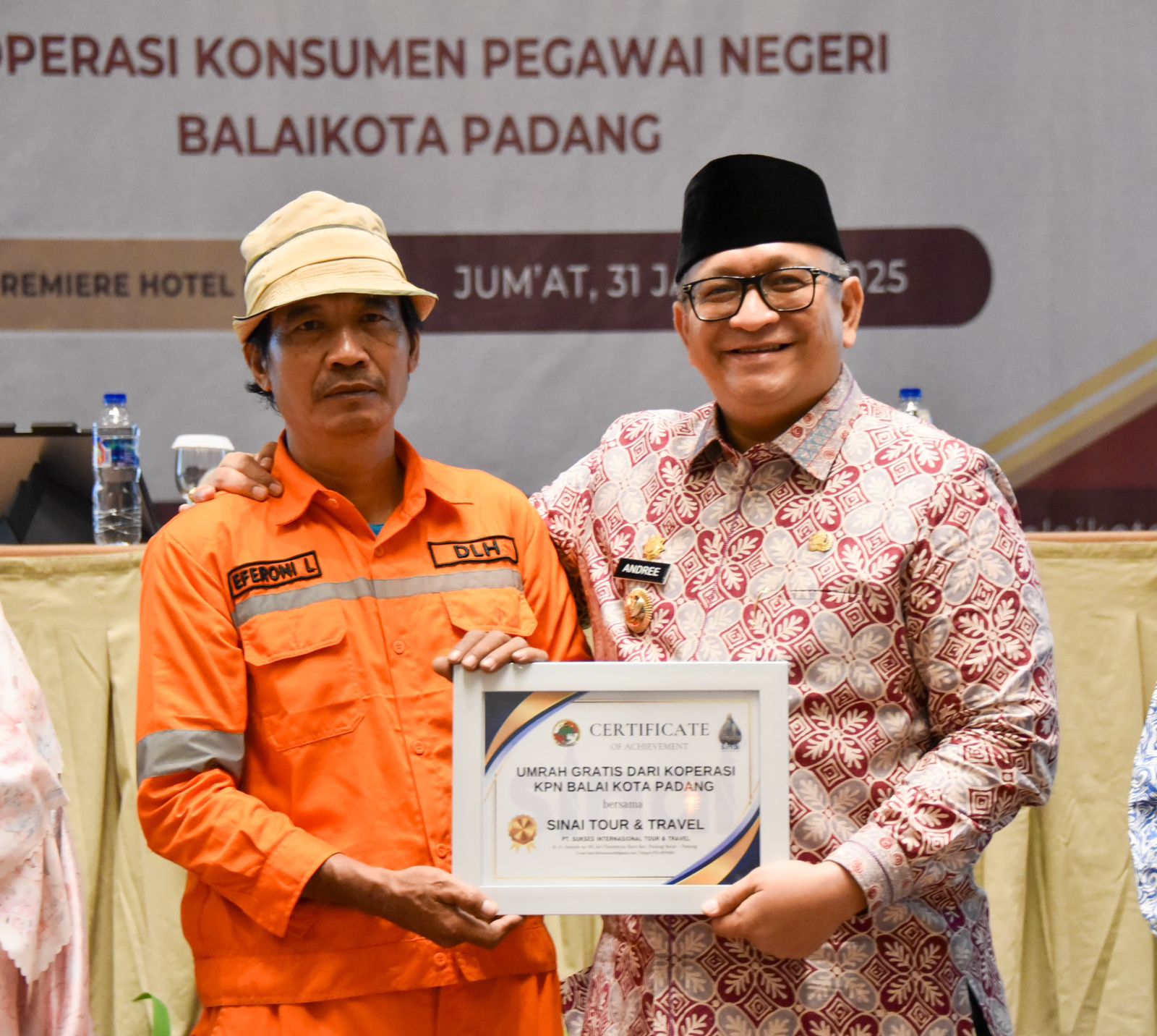 Daftar Jadi Anggota, Raih Hadiah Umrah